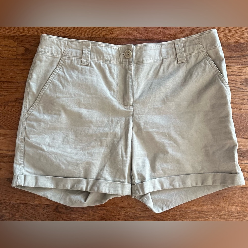 Tommy Bahama Women's Cargo Shorts Size 8